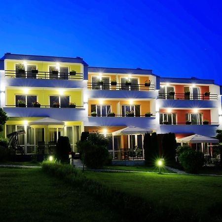Stayinn Rainbow Houses Beachfront By Asteri Hotels Сонячний Берег Екстер'єр фото