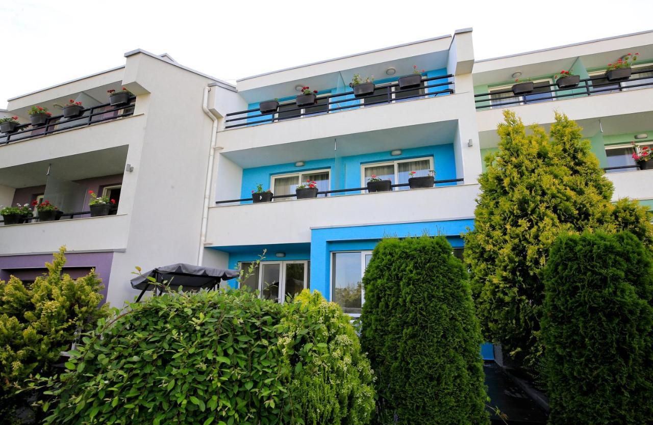 Stayinn Rainbow Houses Beachfront By Asteri Hotels Сонячний Берег Екстер'єр фото