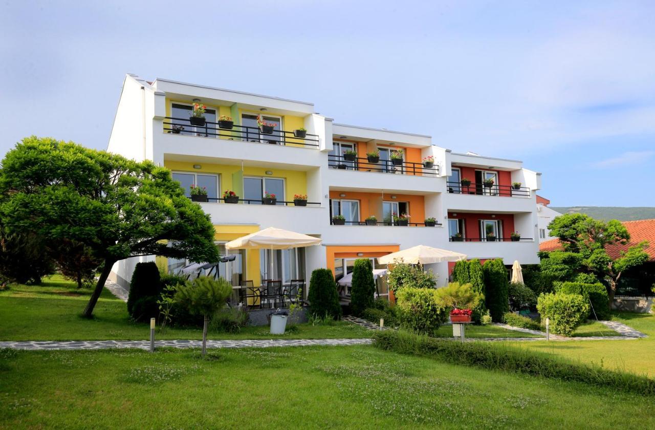 Stayinn Rainbow Houses Beachfront By Asteri Hotels Сонячний Берег Екстер'єр фото