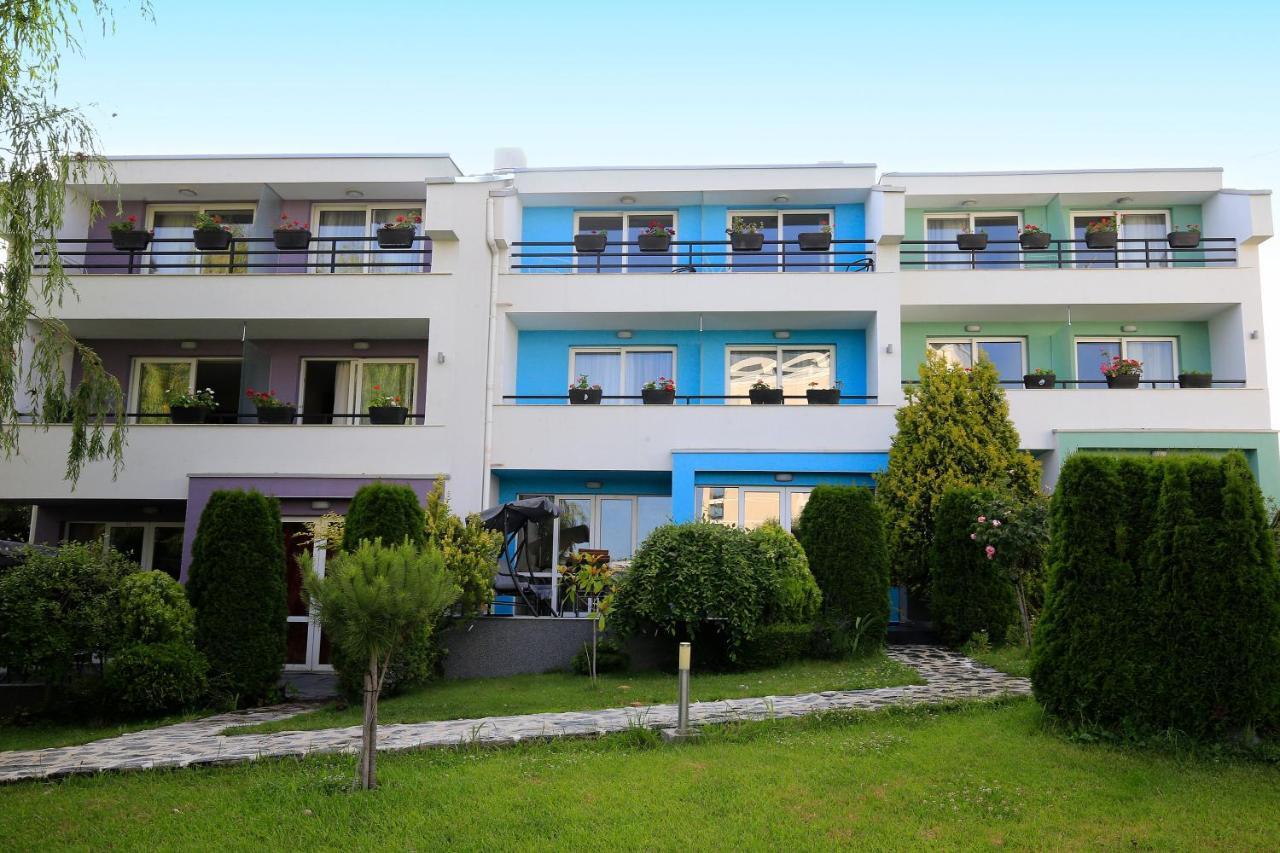 Stayinn Rainbow Houses Beachfront By Asteri Hotels Сонячний Берег Екстер'єр фото