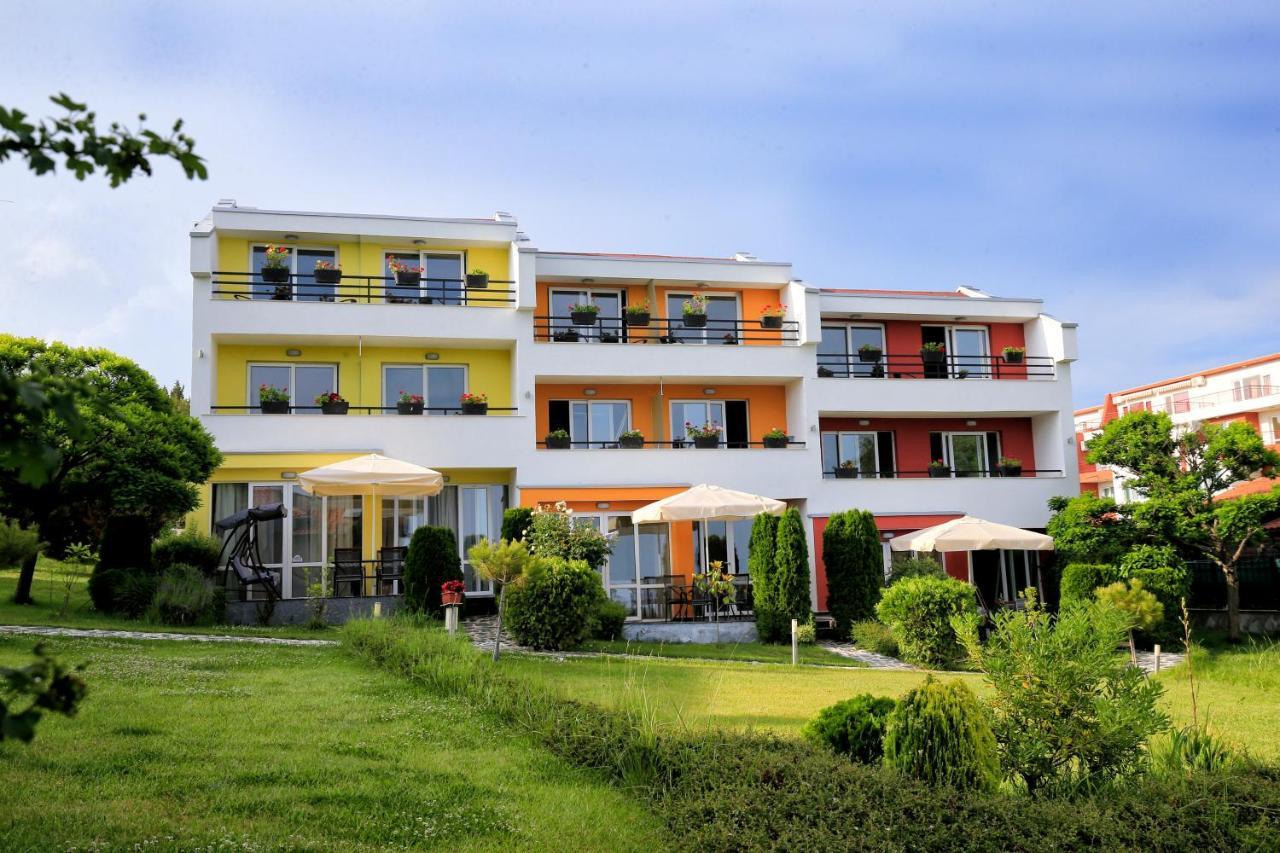 Stayinn Rainbow Houses Beachfront By Asteri Hotels Сонячний Берег Екстер'єр фото